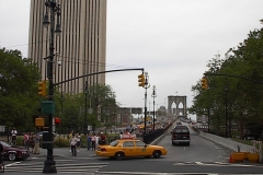 07_Brooklyn_Bridge_-_City_Hall_Park_(02)