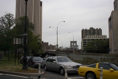 07_Brooklyn_Bridge_-_City_Hall_Park_(03)