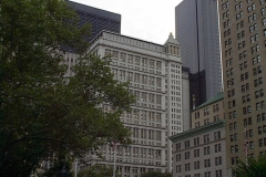 07_Brooklyn_Bridge_-_City_Hall_Park_(08)