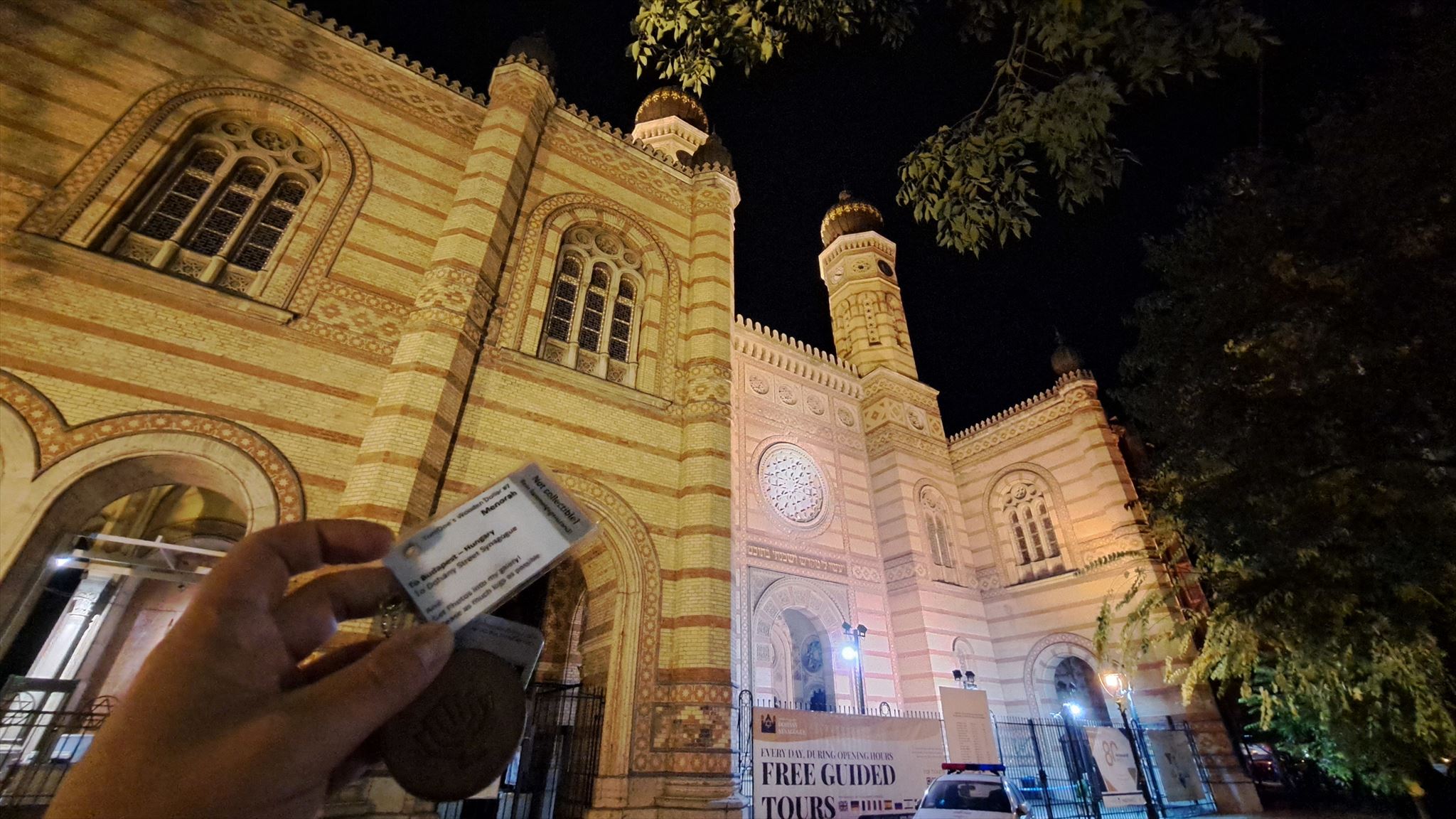 2025/​03 Die lange Reise des Meno­rah-Holz­dol­lars