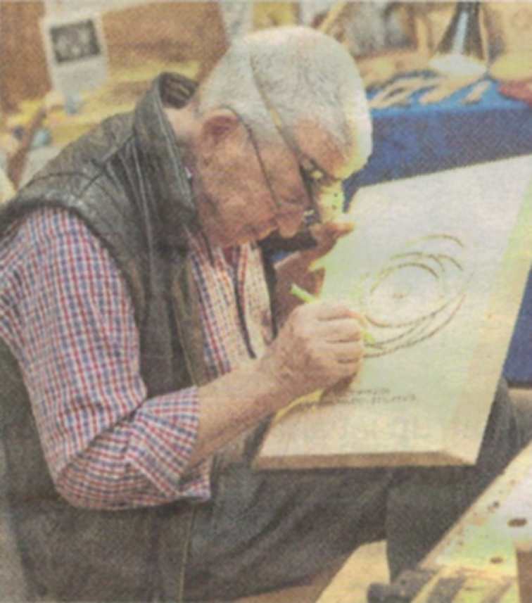 Künstler lassen sich über die Schultern sehen.